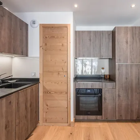 Cozy Au Centre De Avec Balcon - Fr-1-343-274 Daire *
