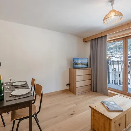 Cozy Au Centre De Avec Balcon - Fr-1-343-274 *