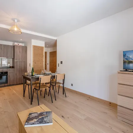 Cozy Au Centre De Avec Balcon - Fr-1-343-274 * שאמוני