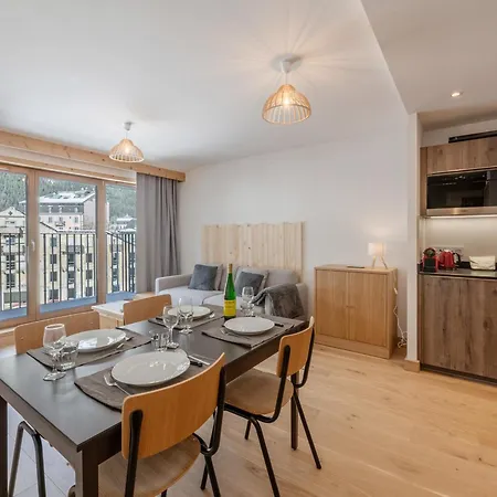 Cozy Au Centre De Avec Balcon - Fr-1-343-274 * Chamonix Mont Blanc
